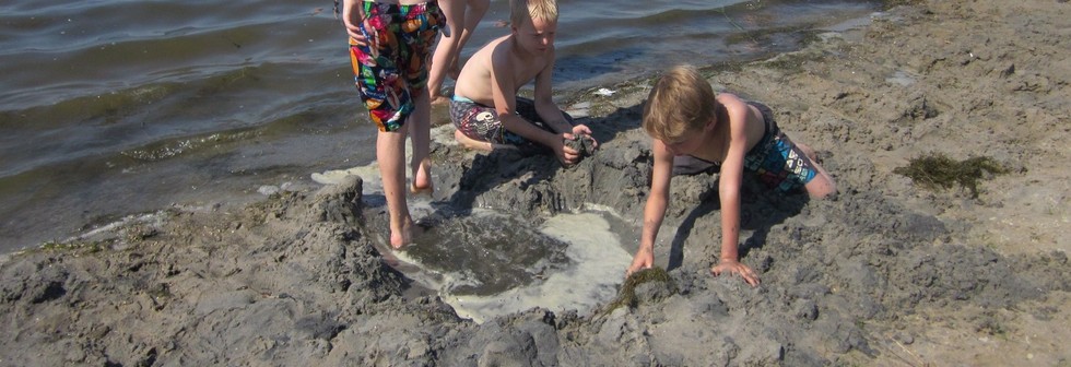 Kinderen bij meer